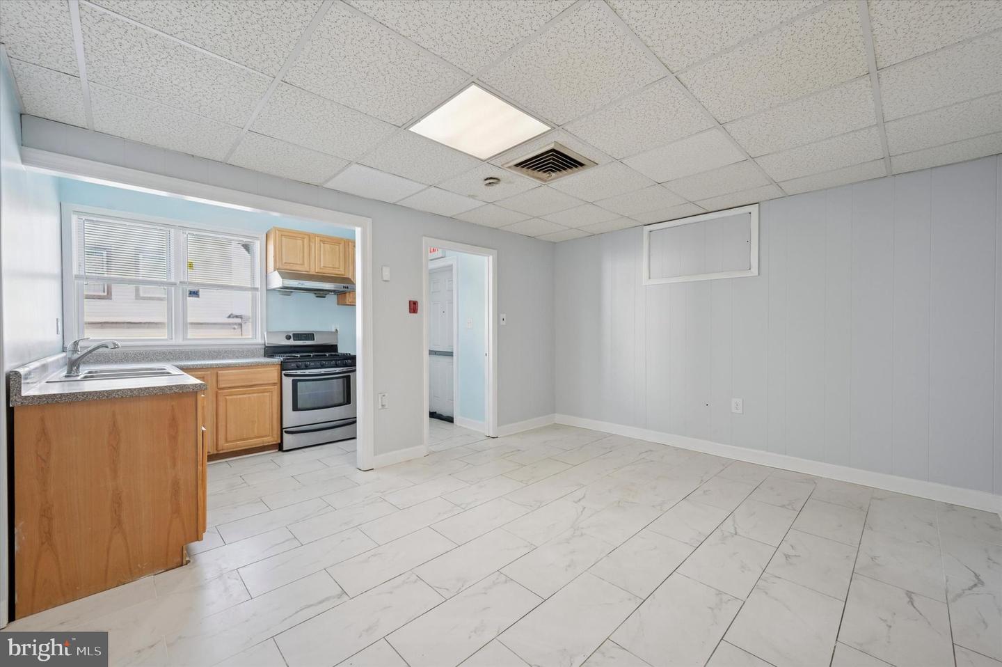 151 Long Ln Property Photo 13
