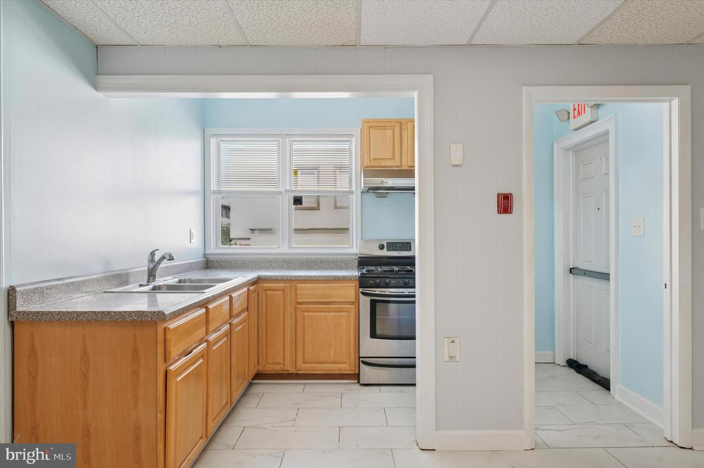 151 Long Ln Property Photo 15