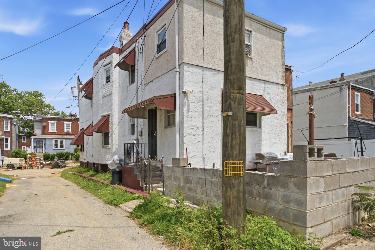 208 Walnut St Property Photo 3
