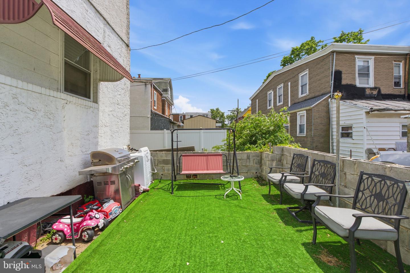208 Walnut St Property Photo 6