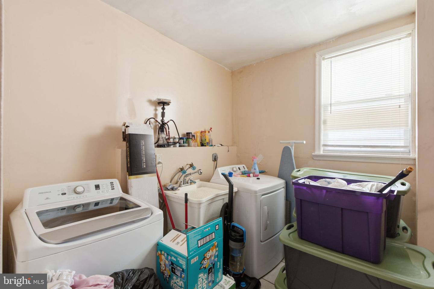208 Walnut St Property Photo 18