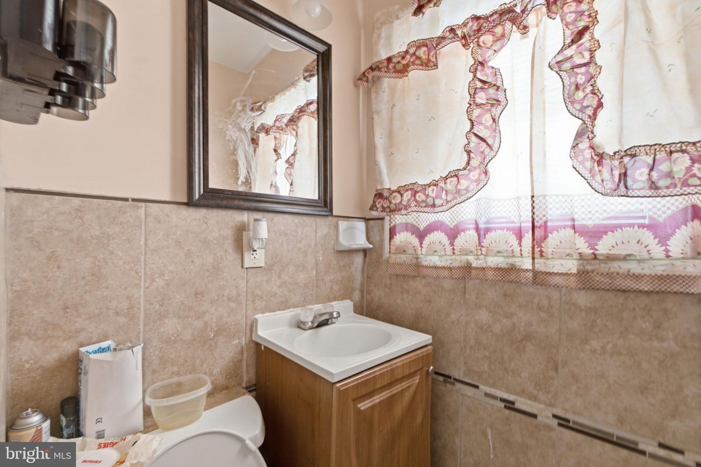 208 Walnut St Property Photo 19