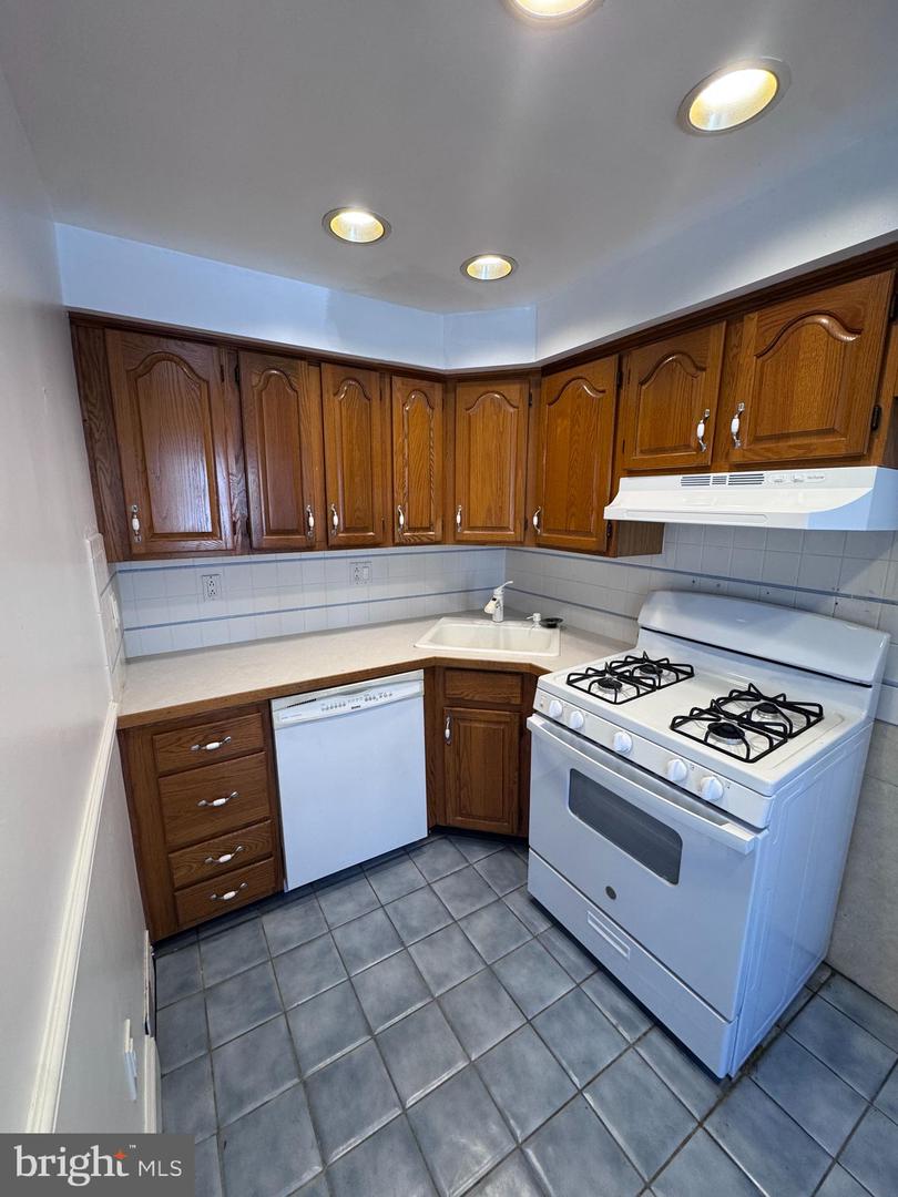 251 Revere Rd Property Photo 3