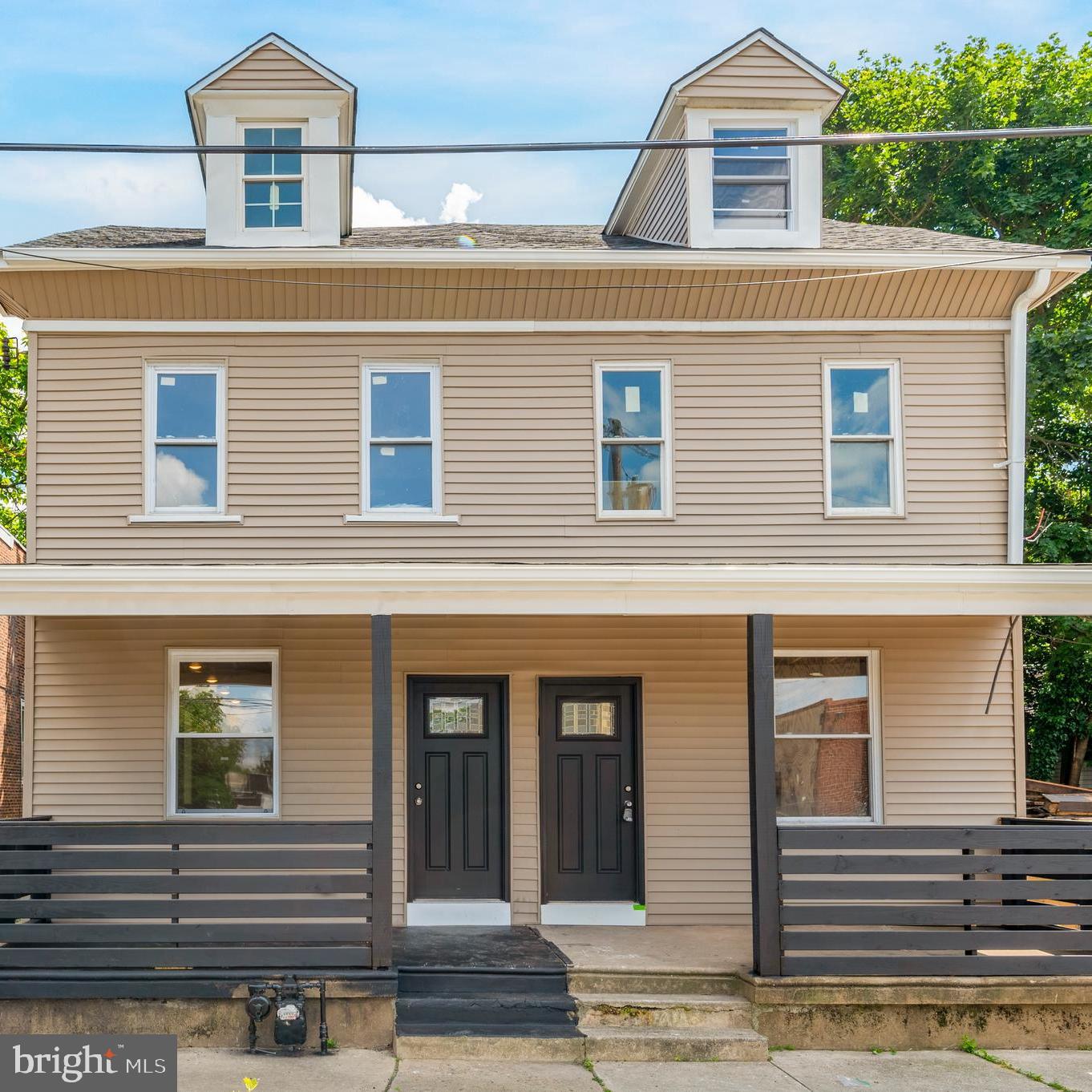 428 CHESTNUT ST Property Photo 1