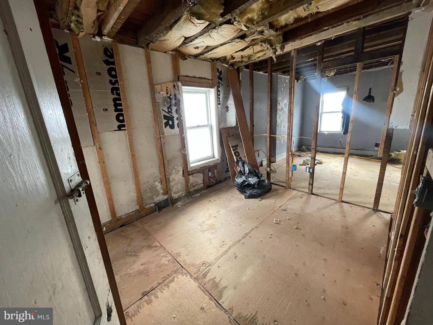 409 Flower St Property Photo 5