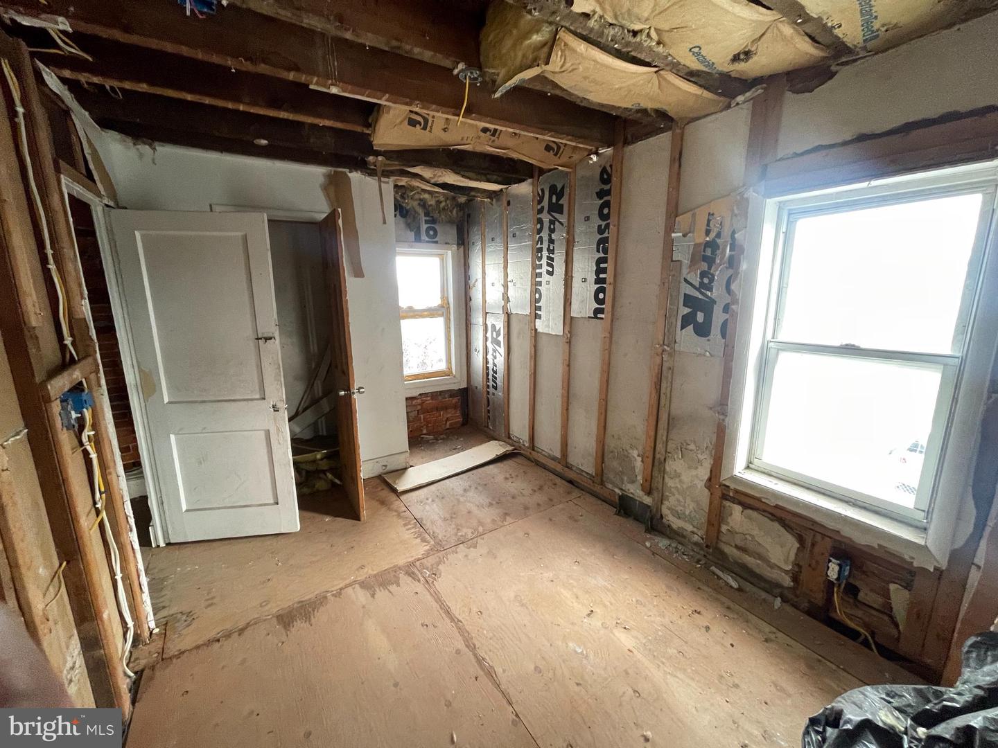 409 Flower St Property Photo 8