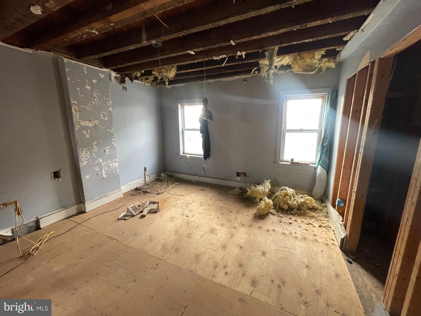 409 Flower St Property Photo 9
