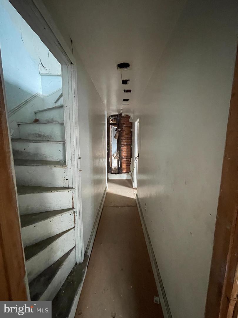 409 Flower St Property Photo 14