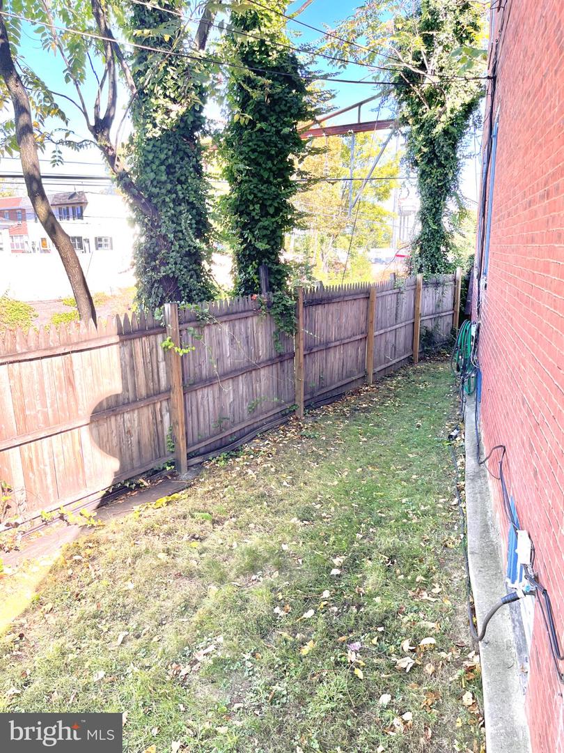 401 Holly Rd Property Photo 8