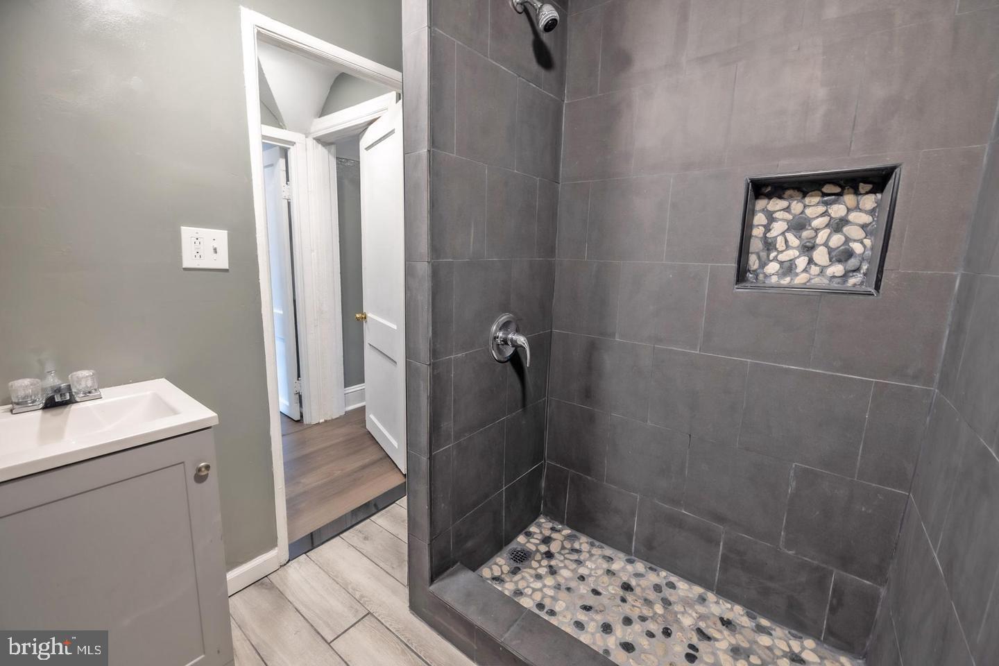 124 Main St Property Photo 12