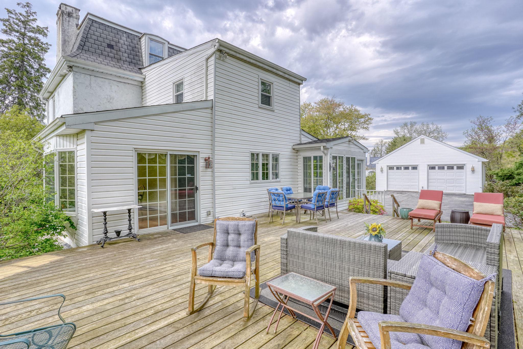 1078 Smithbridge Property Photo 5