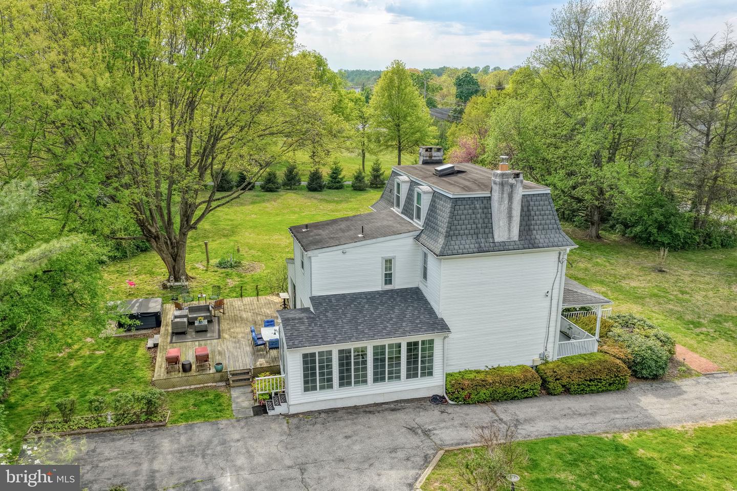 1078 Smithbridge Property Photo 6