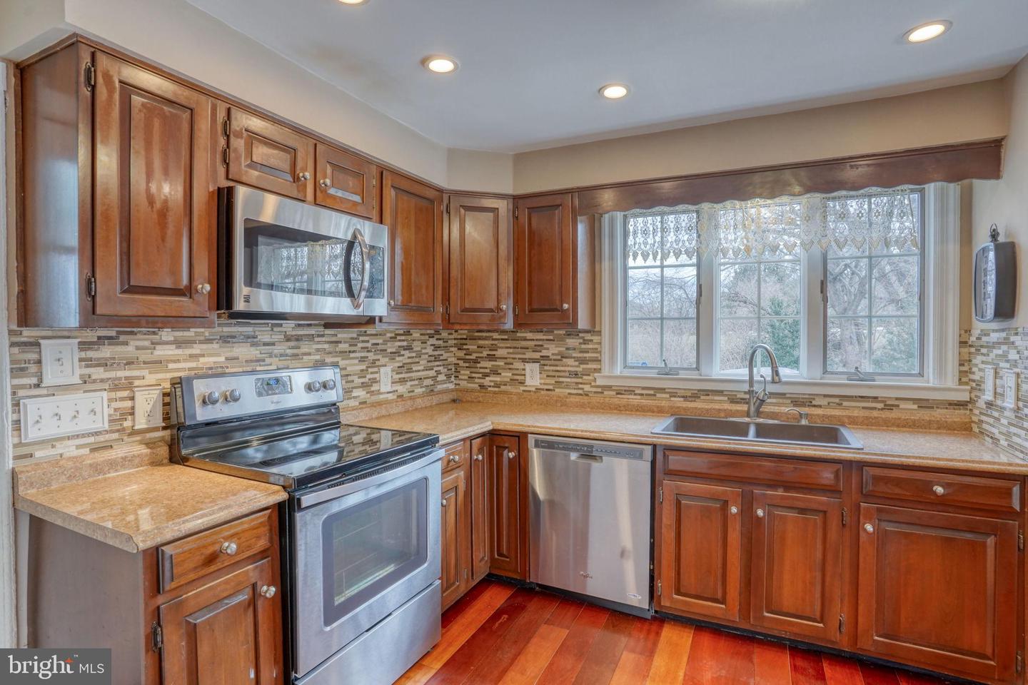 1078 Smithbridge Property Photo 11
