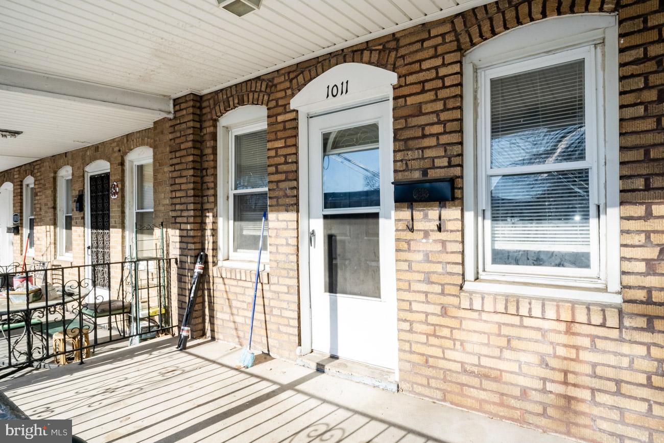 1011 Andrews Ave Property Photo 6