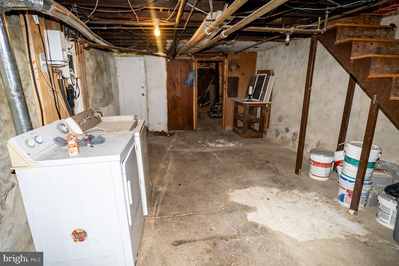 1011 Andrews Ave Property Photo 17