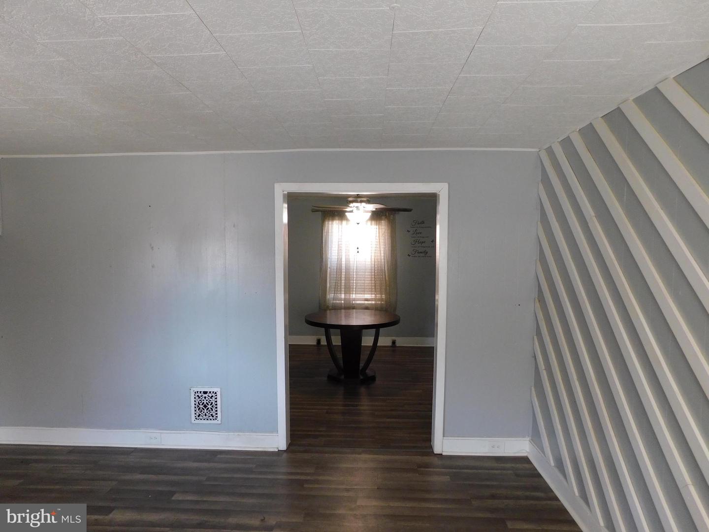 1202 Morton Ave Property Photo 8