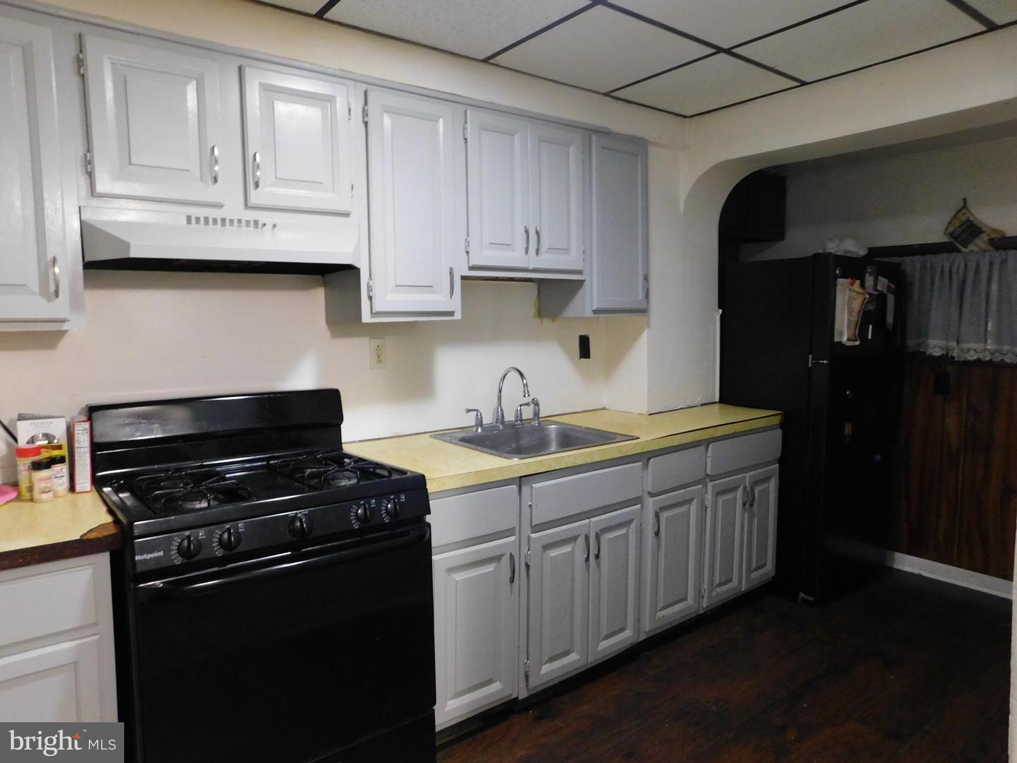 1202 Morton Ave Property Photo 10