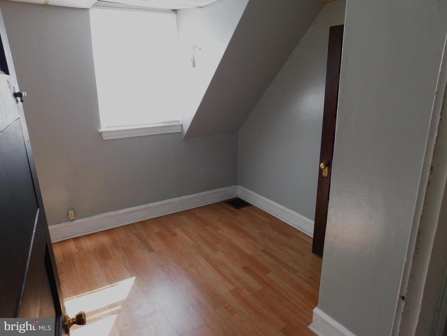 1202 Morton Ave Property Photo 21