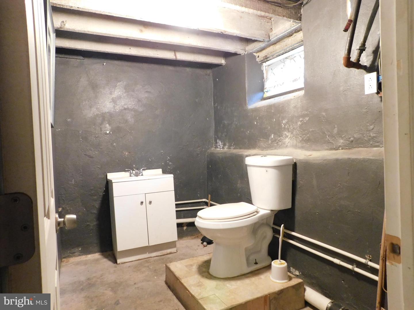 1202 Morton Ave Property Photo 29