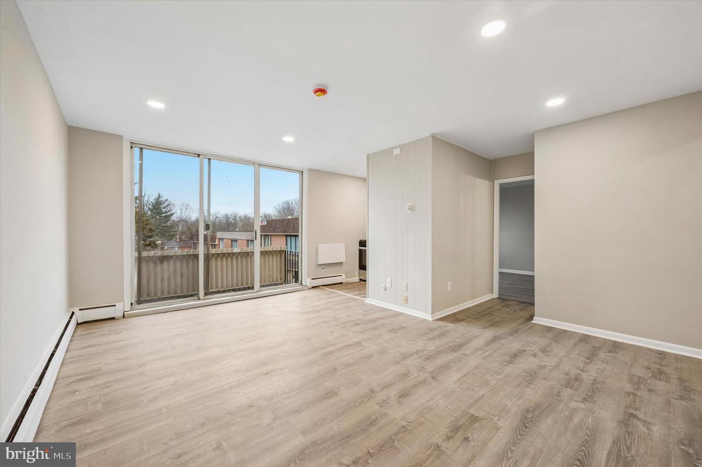 100 E Glenolden Ave #r-11 Property Photo 1