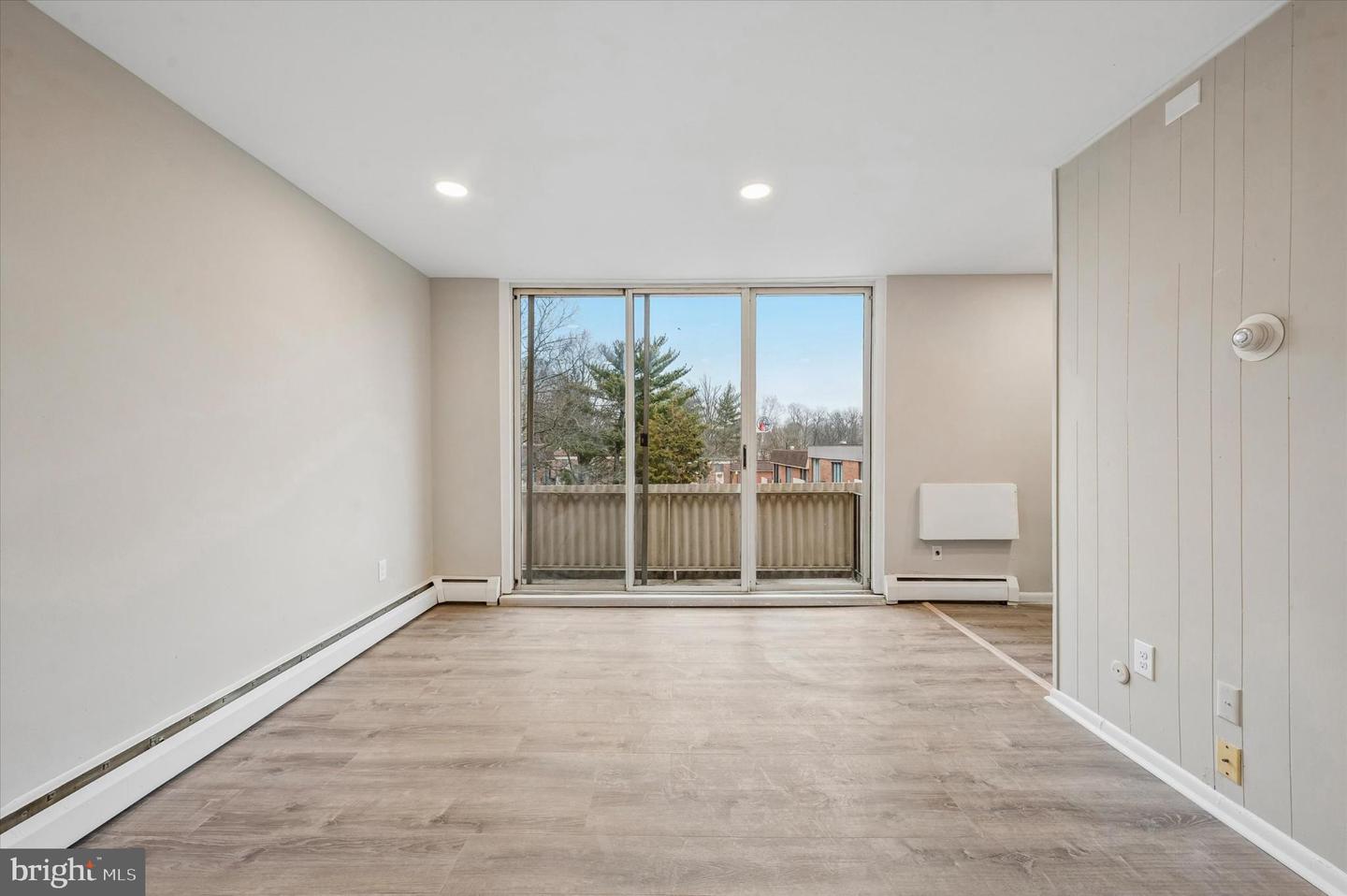 100 E Glenolden Ave #r-11 Property Photo 3