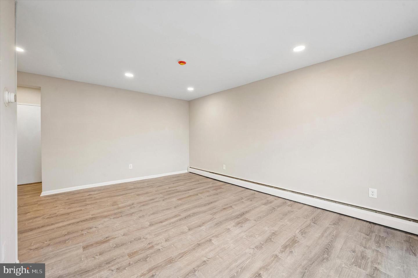 100 E Glenolden Ave #r-11 Property Photo 5