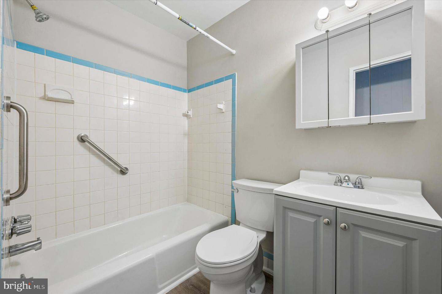 100 E Glenolden Ave #r-11 Property Photo 9