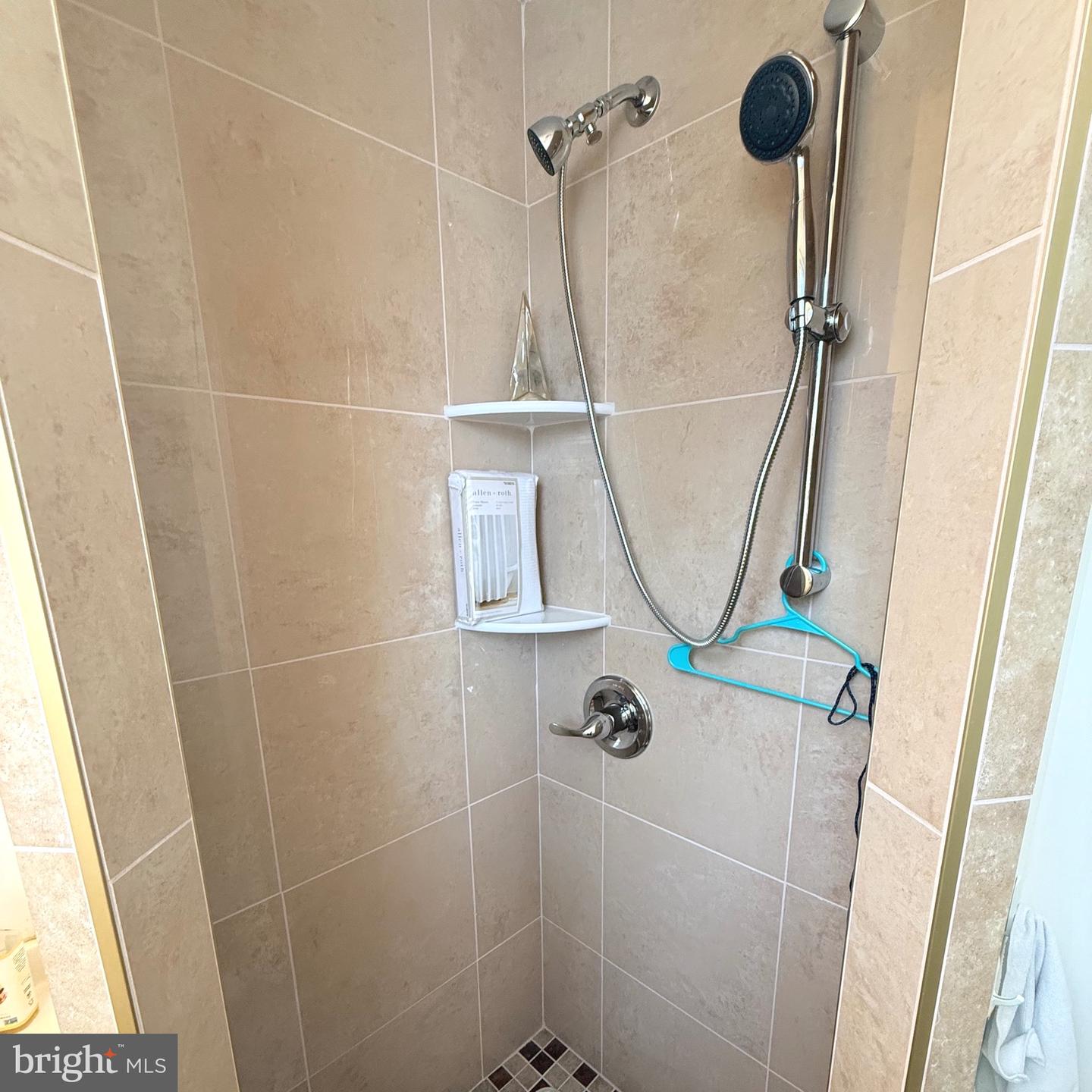 306 S Carol Blvd Property Photo 6