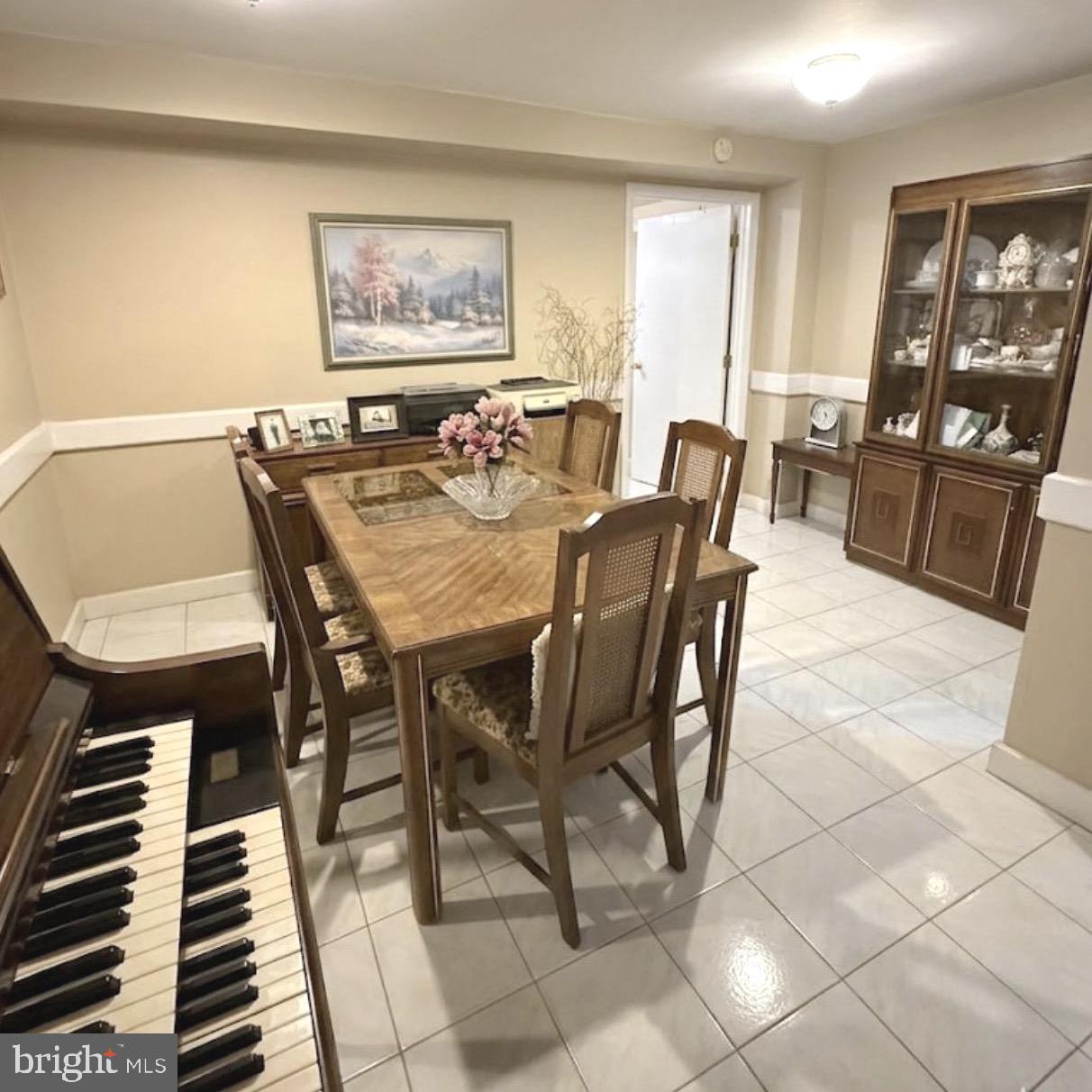306 S Carol Blvd Property Photo 13