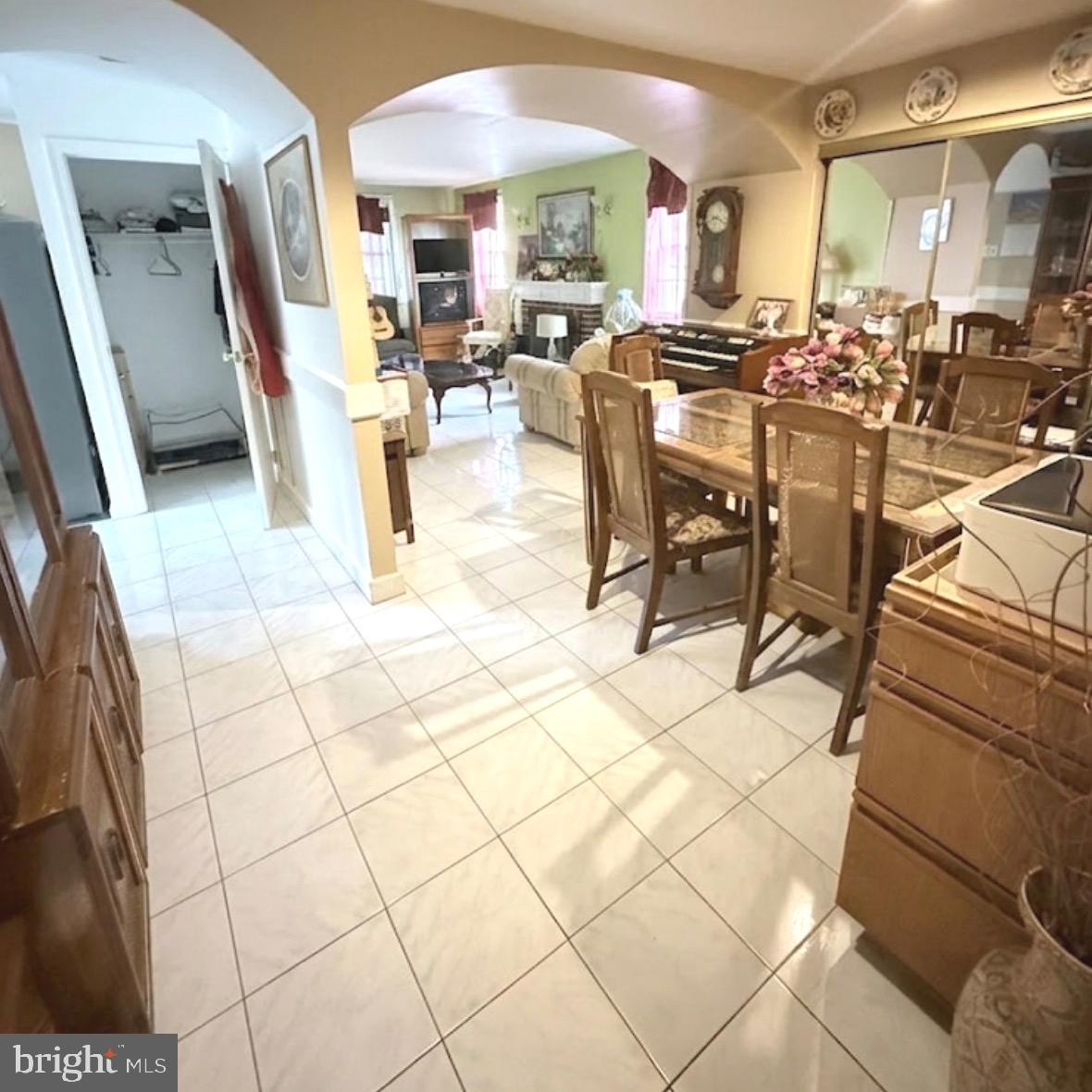 306 S Carol Blvd Property Photo 15