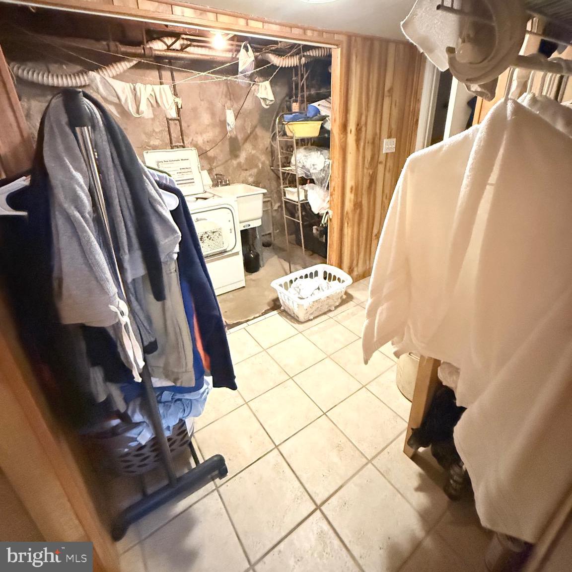 306 S Carol Blvd Property Photo 23