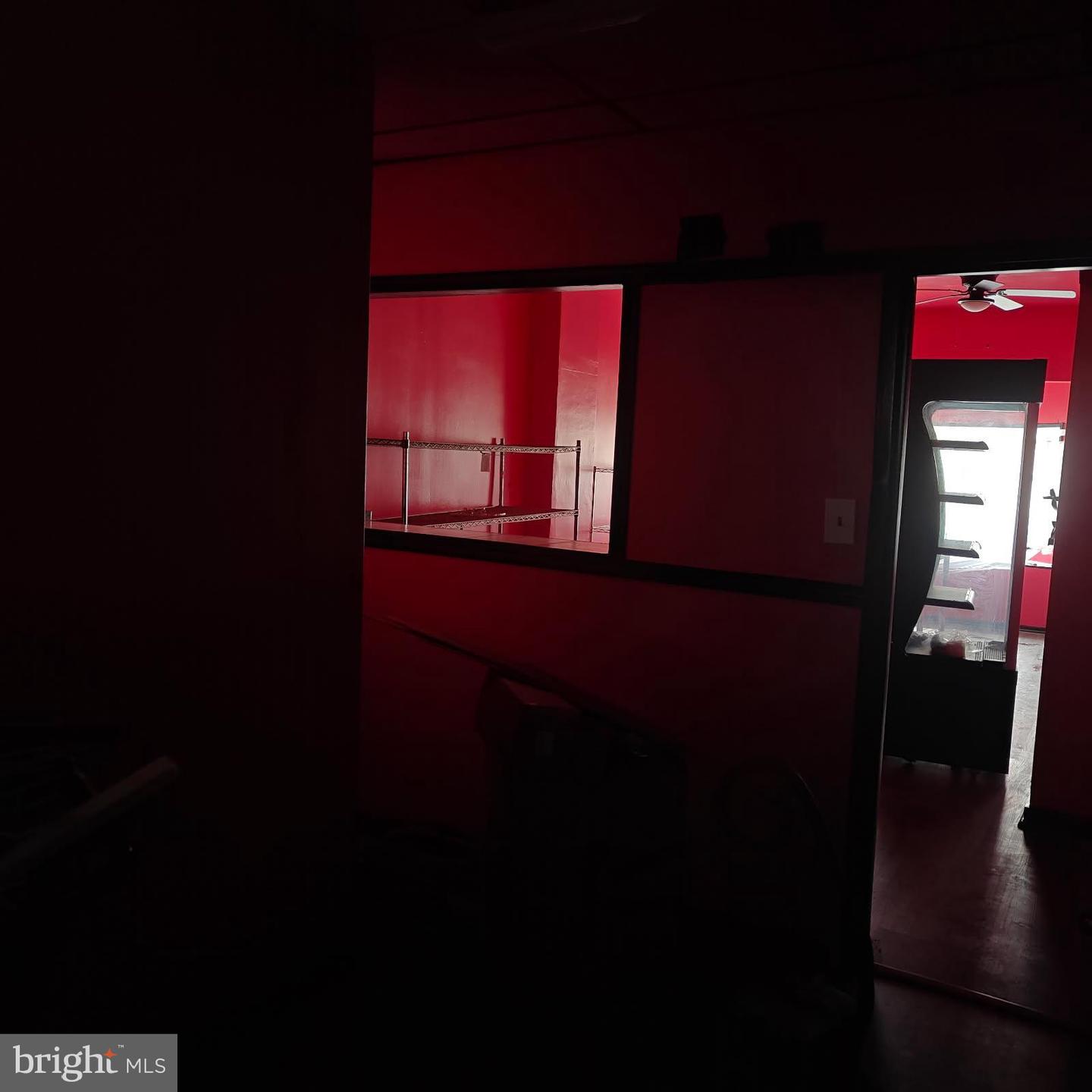 402 Long Ln Property Photo 16