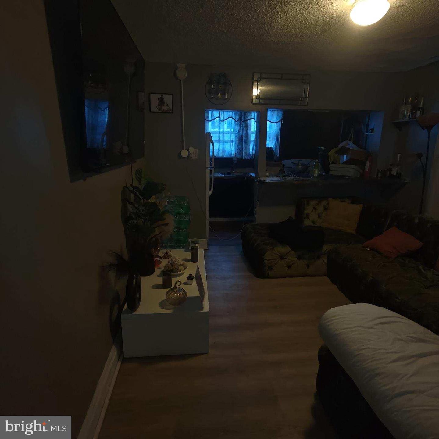 402 Long Ln Property Photo 18