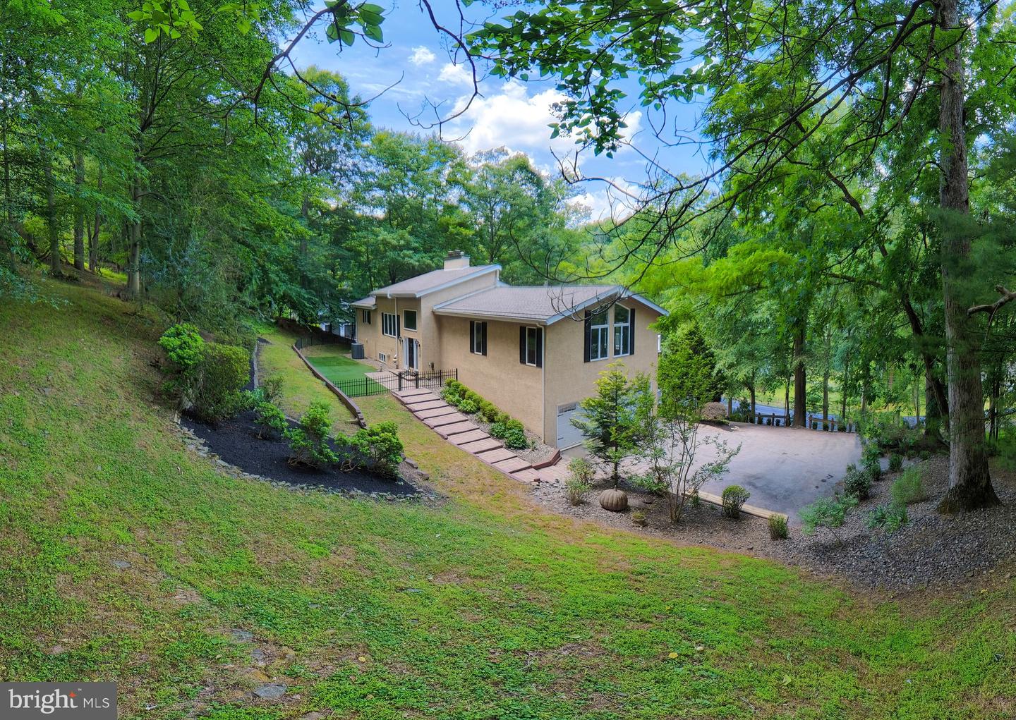 3300 Sawmill Rd Property Photo 21