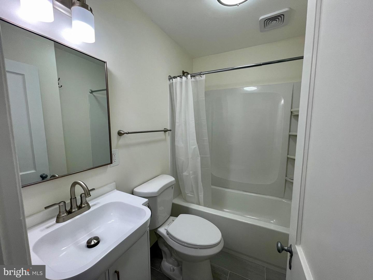 416 E Providence Rd #a Property Photo 7