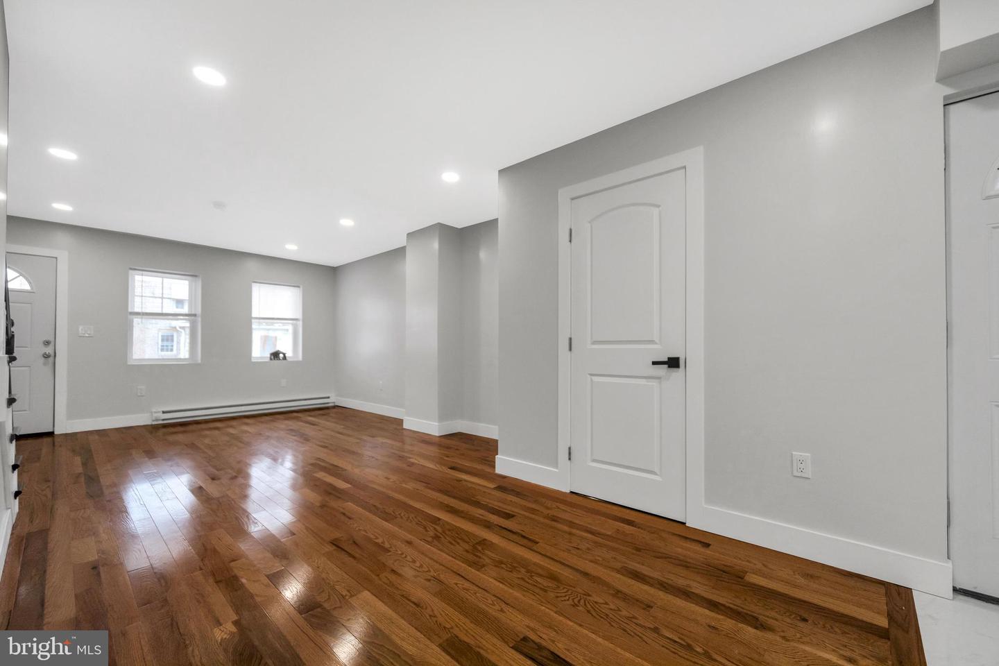 1119 Thomas St Property Photo 3