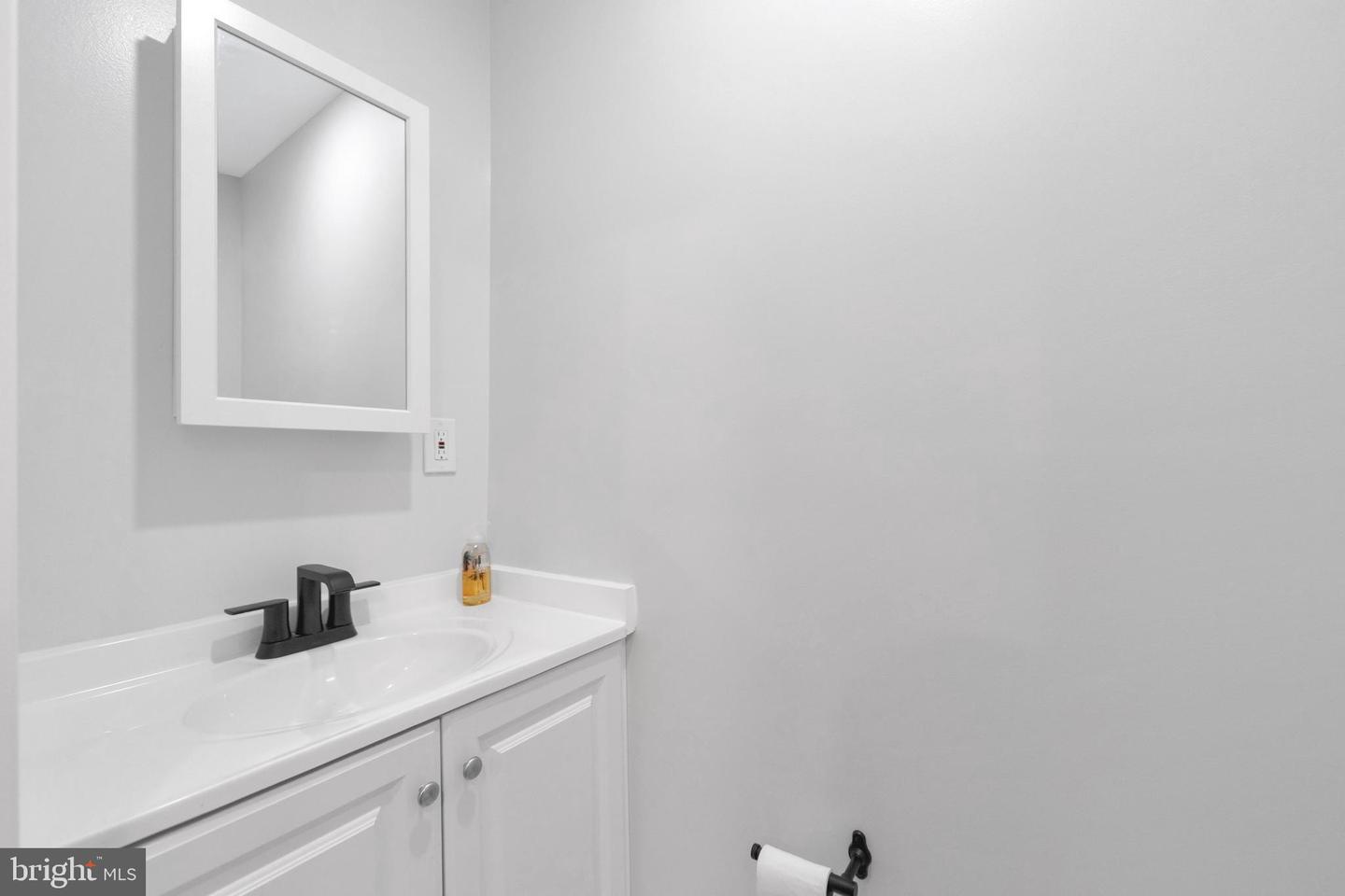 1119 Thomas St Property Photo 7