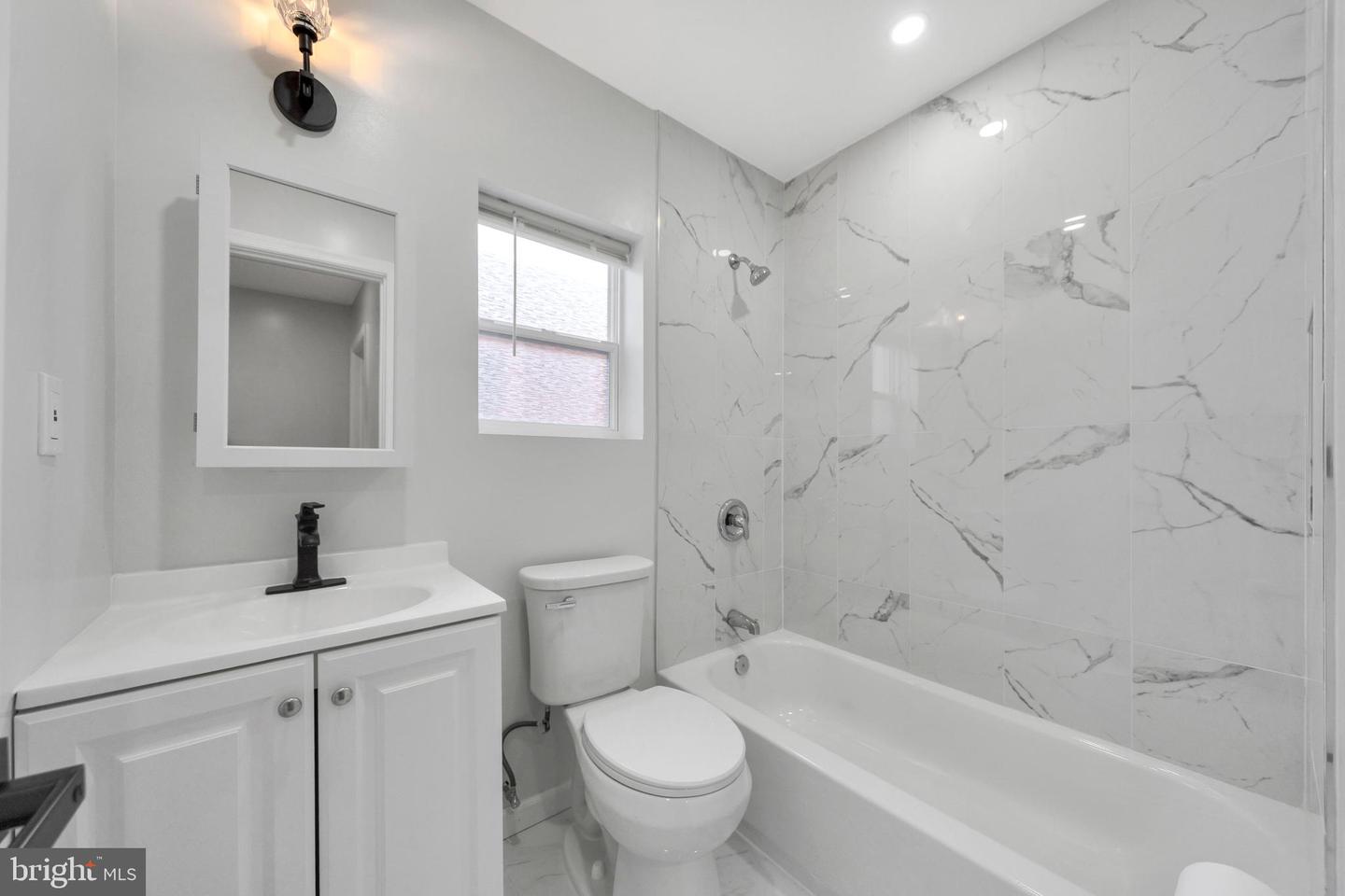 1119 Thomas St Property Photo 12