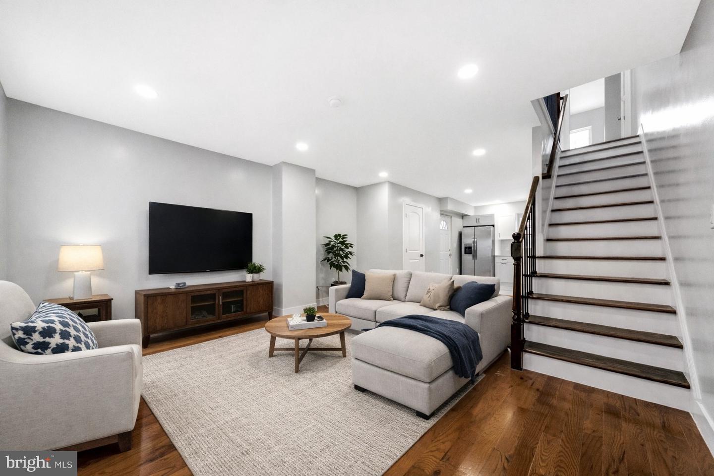 1119 Thomas St Property Photo 28