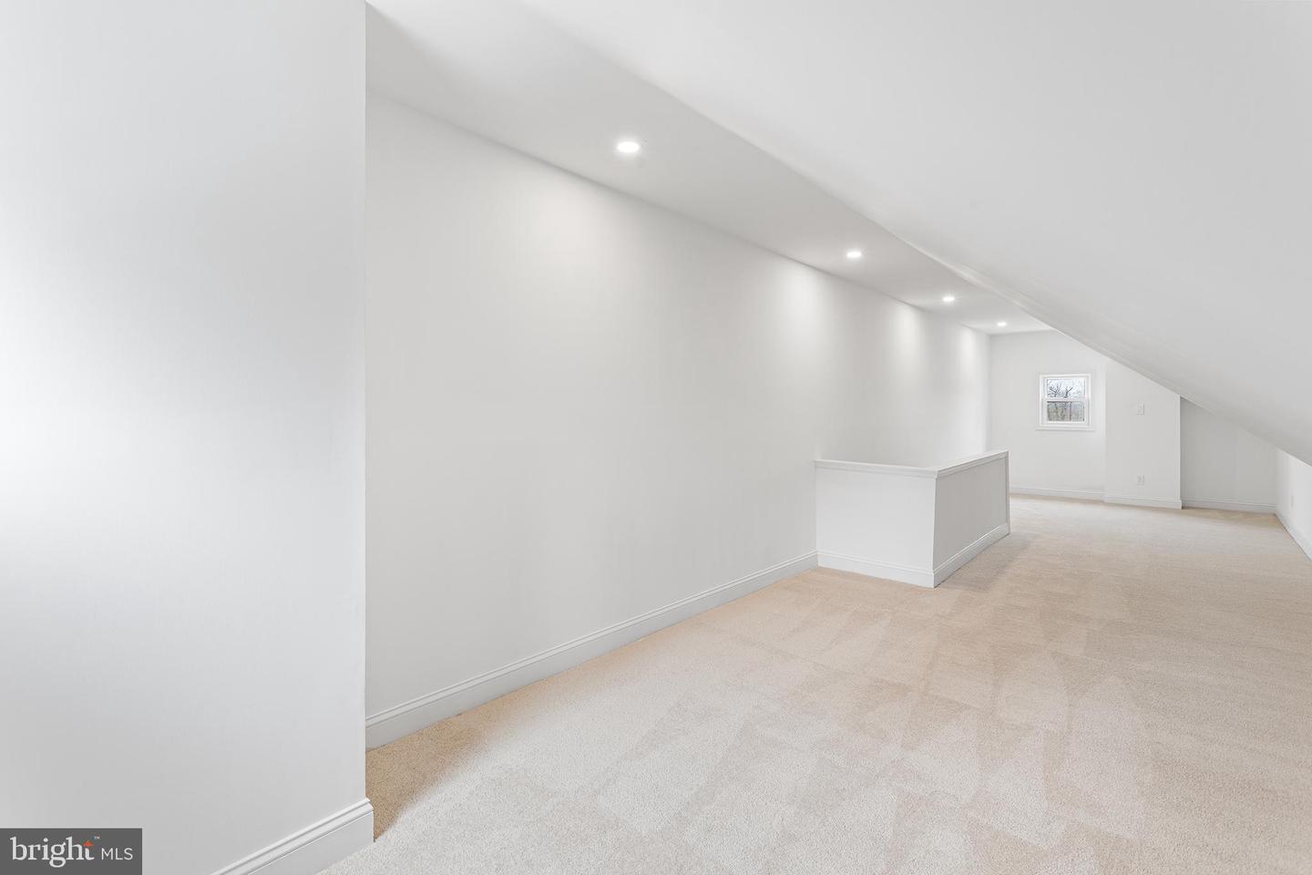 523 Collingdale Ave Property Photo 24