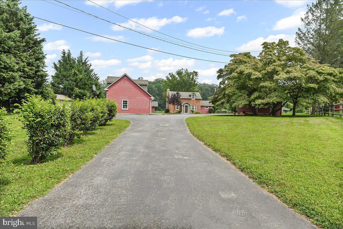1439 Middletown Rd Property Photo 3