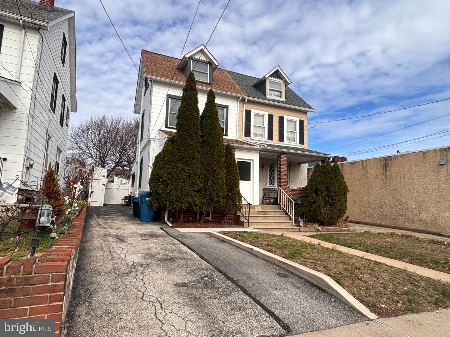 17 Walnut St Property Photo 1