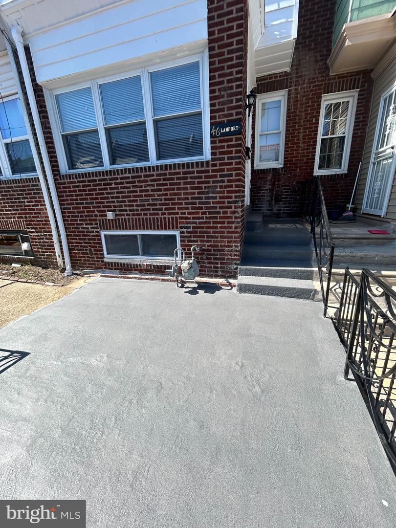 46 Lamport Rd Property Photo 3