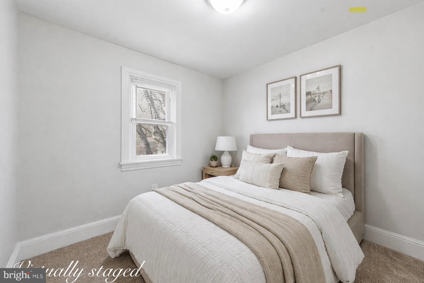 1042 Randall Ave Property Photo 12