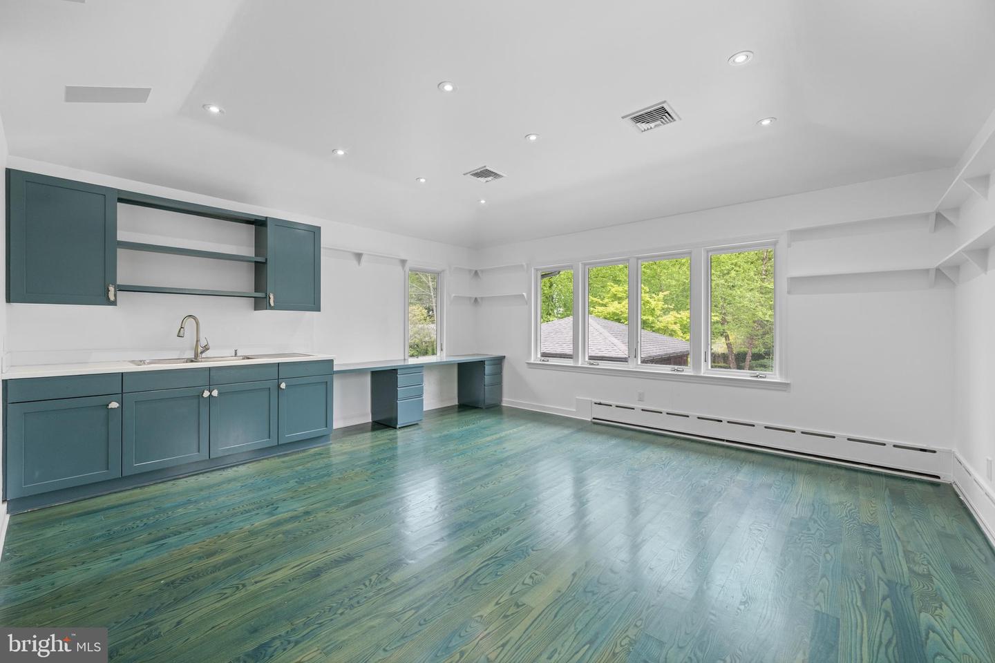 850 Lesley Rd Property Photo 32