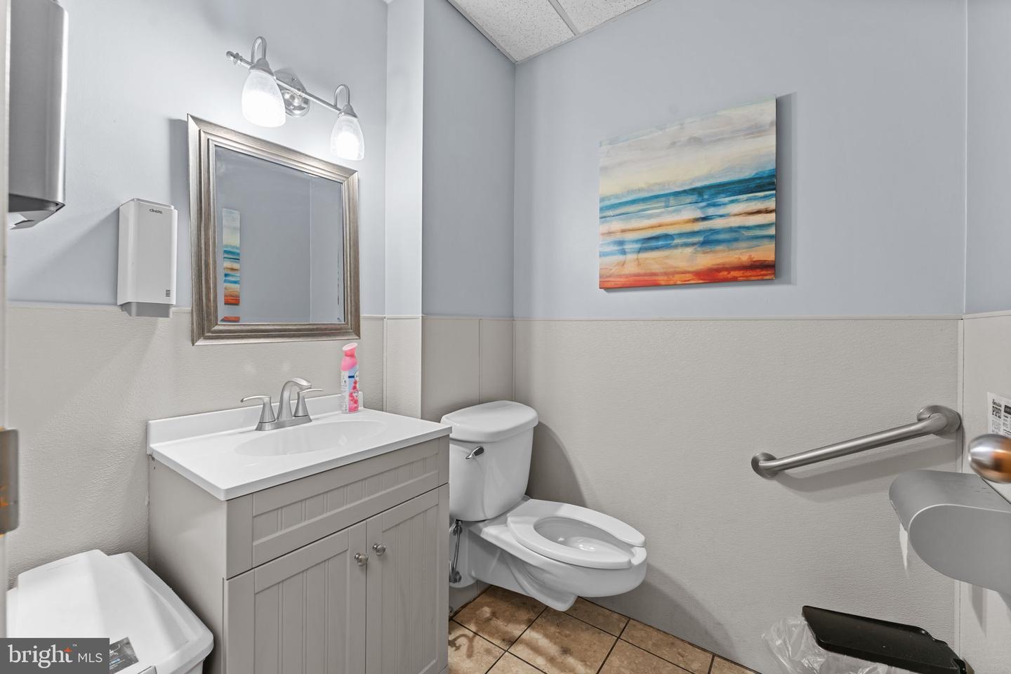 301 W Chester Pike #101 Property Photo 18