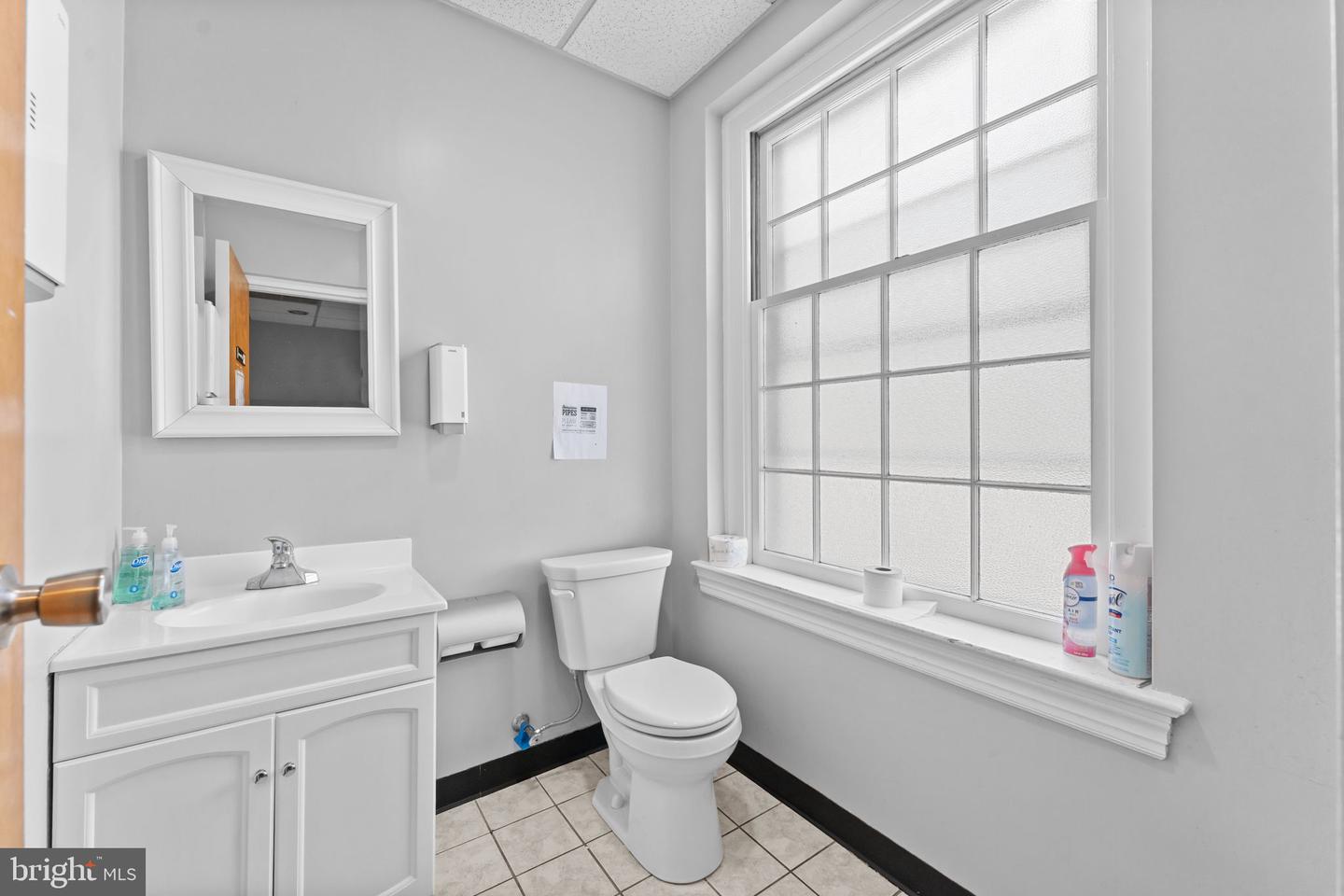 301 W Chester Pike #101 Property Photo 27