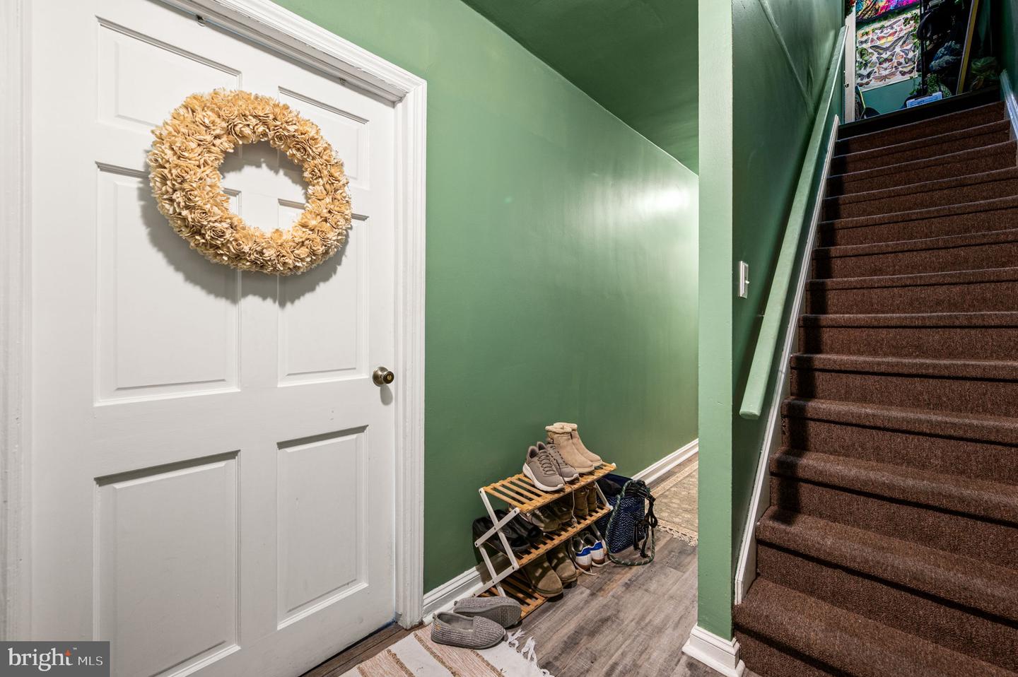 828 Derwyn Rd Property Photo 3