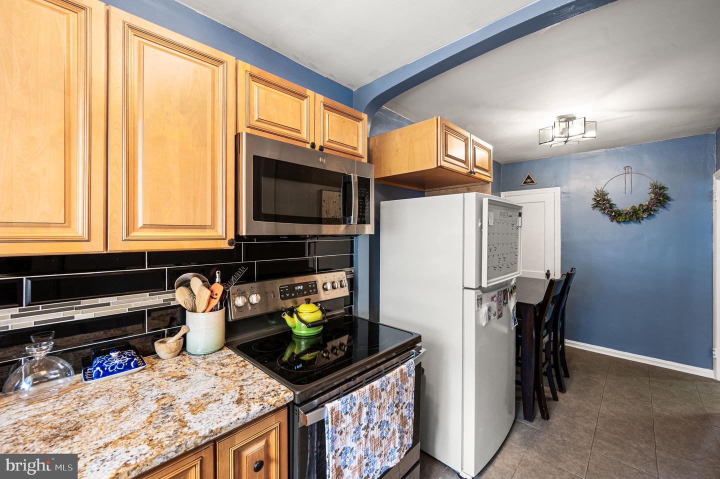 828 Derwyn Rd Property Photo 7
