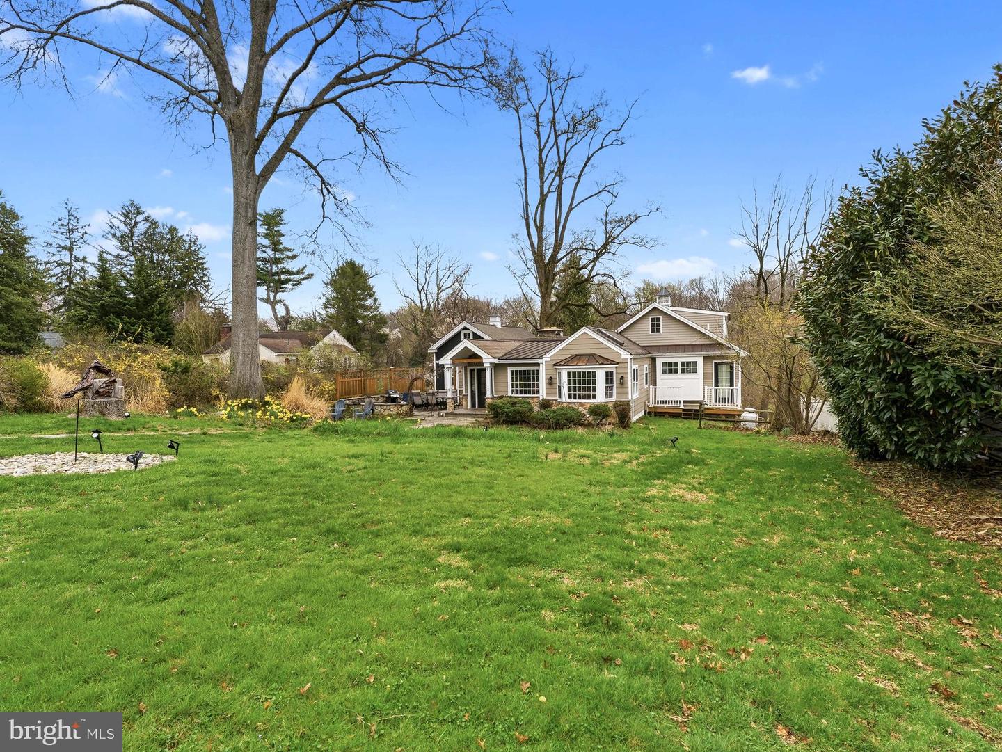 71 W Sproul Rd Property Photo 4